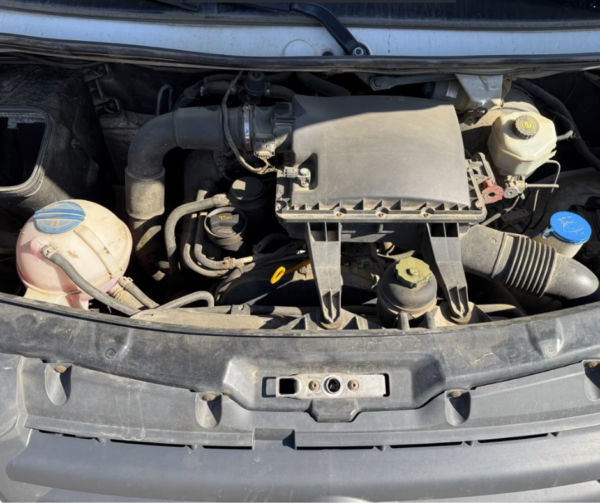 Volkswagen Crafter Kasten Phase 1 30 L2H2 – 2.5 TDI – Réf. C10