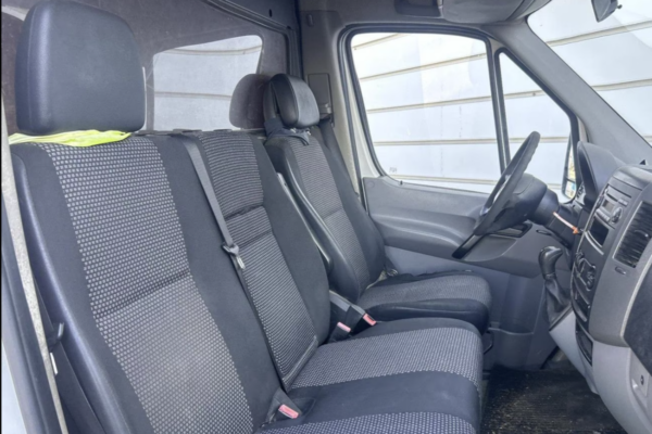 7 Mercedes-Benz Sprinter 311 2.2 CDI 366 – BVA – 2008 SPR-0011