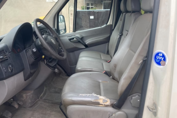 9 Volkswagen Crafter 35 L2H1 2.5 TDI 109 ch CRF-0010
