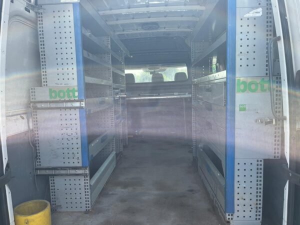 WhatsApp Image 2026-07-23 at 16.40.55 (2) Volkswagen Crafter 2.5 TDI 109 ch, faible km verified CRF-0009