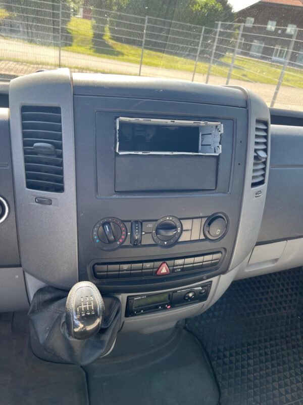 WhatsApp Image 2026-07-23 at 16.40.55 (5) Volkswagen Crafter 2.5 TDI 109 ch, faible km verified CRF-0009
