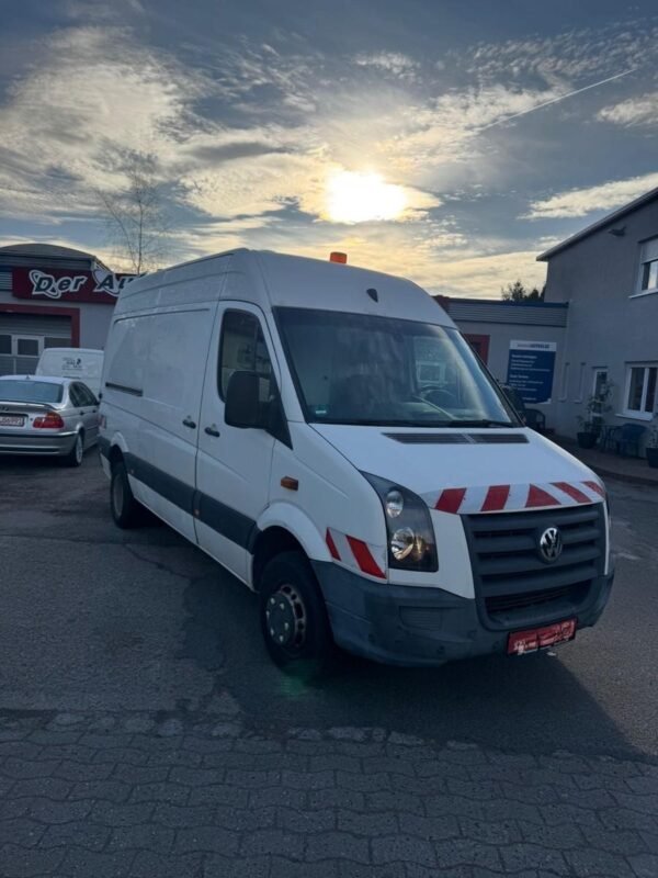 c0cbb4b5-d0c7-43c1-8d39-df68458d4742 Volkswagen Crafter 2.5 TDI Jumelle – L2H2 – Automatique – 136 ch